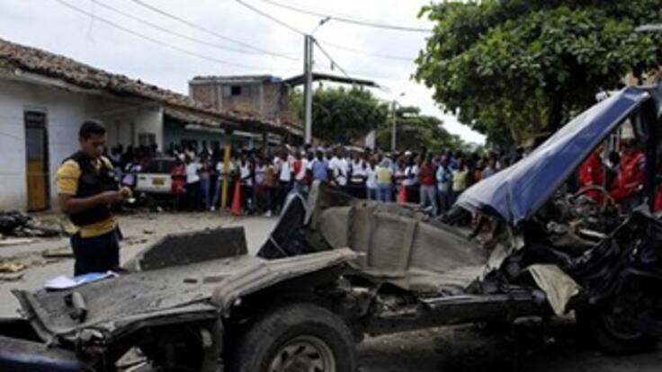 Con actos terroristas no ablandarán al Gobierno: Santos