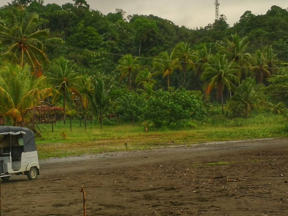 Casi mil personas desplazadas por asesinato de líder indígena en Chocó
