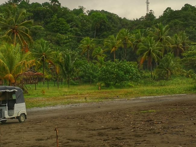 Casi mil personas desplazadas por asesinato de líder indígena en Chocó