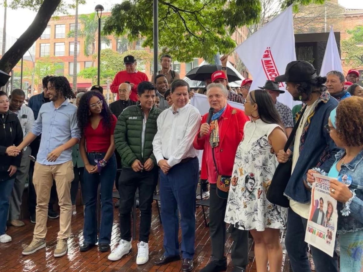 La coalición “Alianza por la Vida” llegó a Medellín a impulsar candidatura de Cepéda en la región