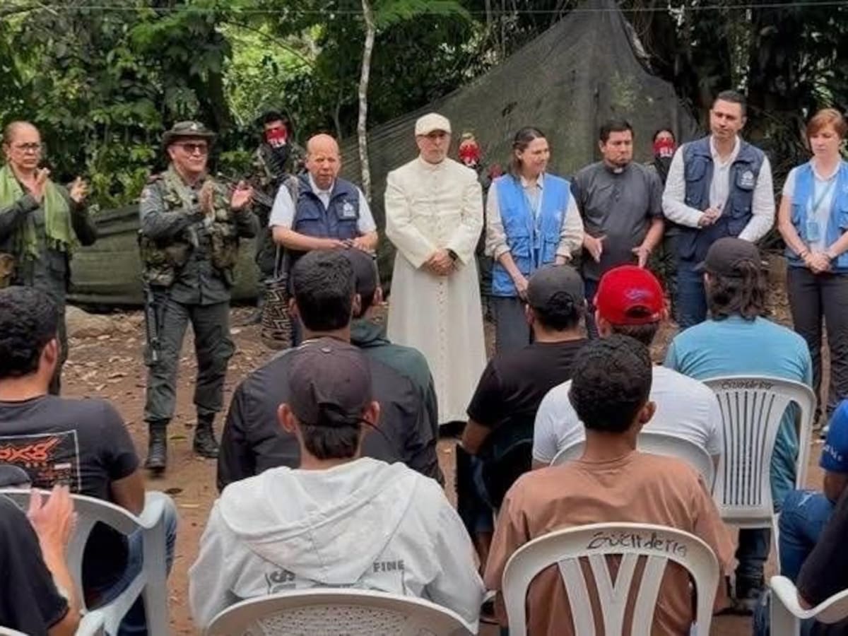 A una comisión humanitaria fueron entregadas 13 personas que permanecían en poder del ELN