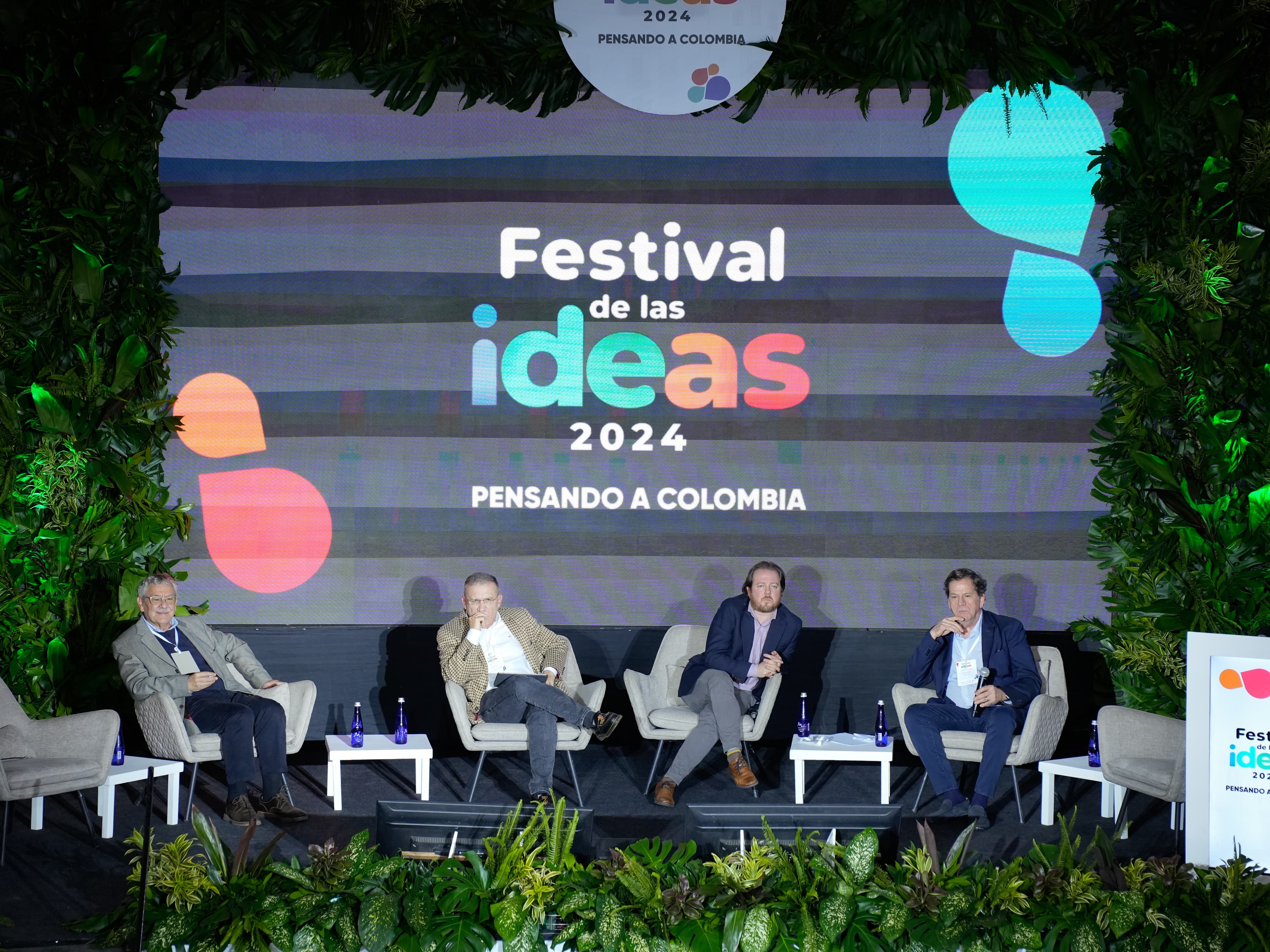 Una de las conclusiones del panel 'Emociones políticas, miedo y polarización en Colombia y América Latina', es la necesidad de tomar decisiones basadas en evidencia en vez de emocionales. | Foto: Caracol Radio