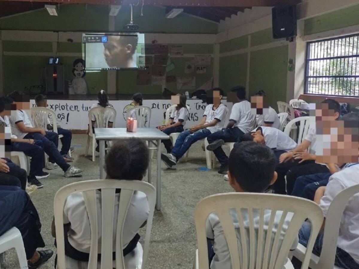 En 378 I.E de Antioquia se socializa el informe de la Comisión de la Verdad