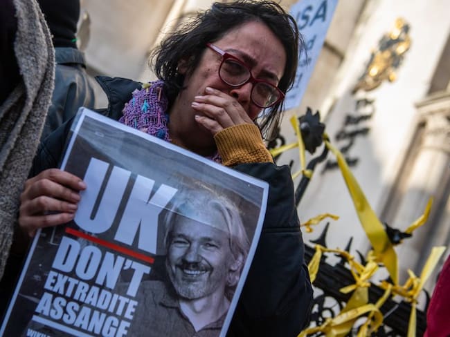 Manifestantes piden no extraditar a Assange