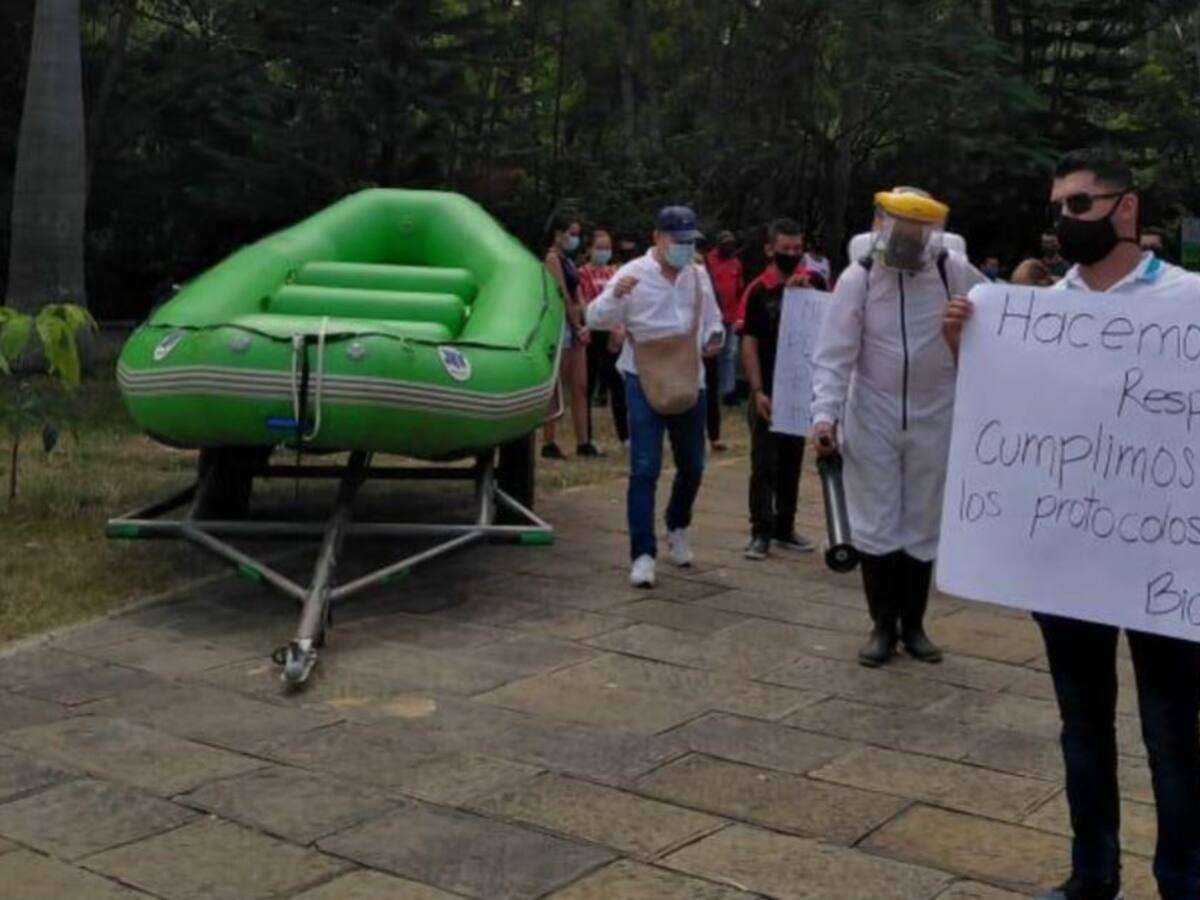 VIDEO: En San Gil marcharon contra el pico y cédula