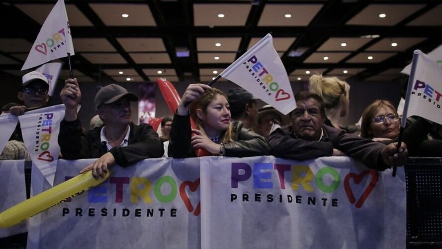 Fiscalía General de la Nación compulsa pagarés a la Corte Suprema de Justicia relacionados con la campaña presidencial de Colombia Humana 2018. Foto: Colprensa