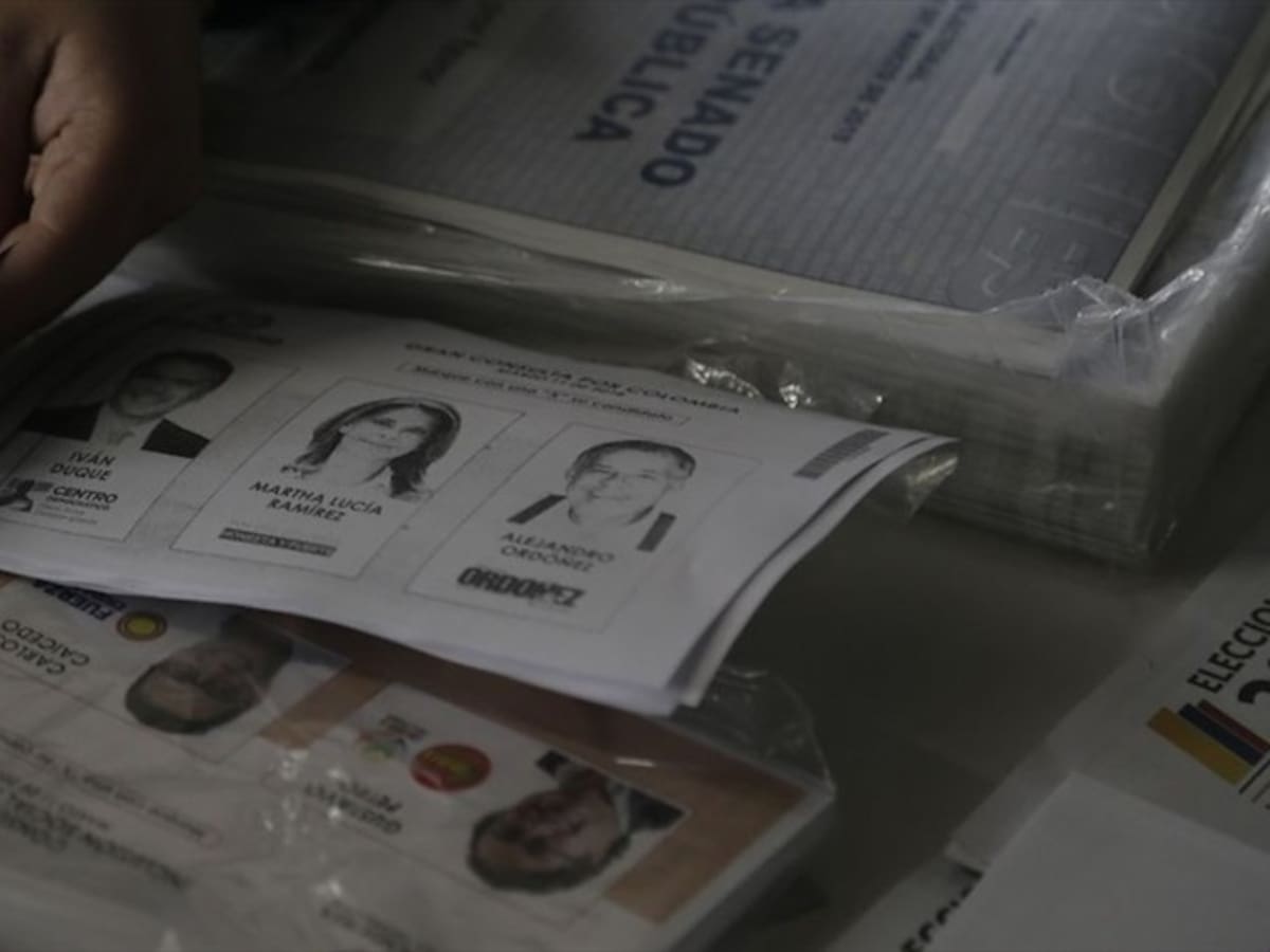 ¿En cuántas mesas se agotaron tarjetones de consultas interpartidistas?