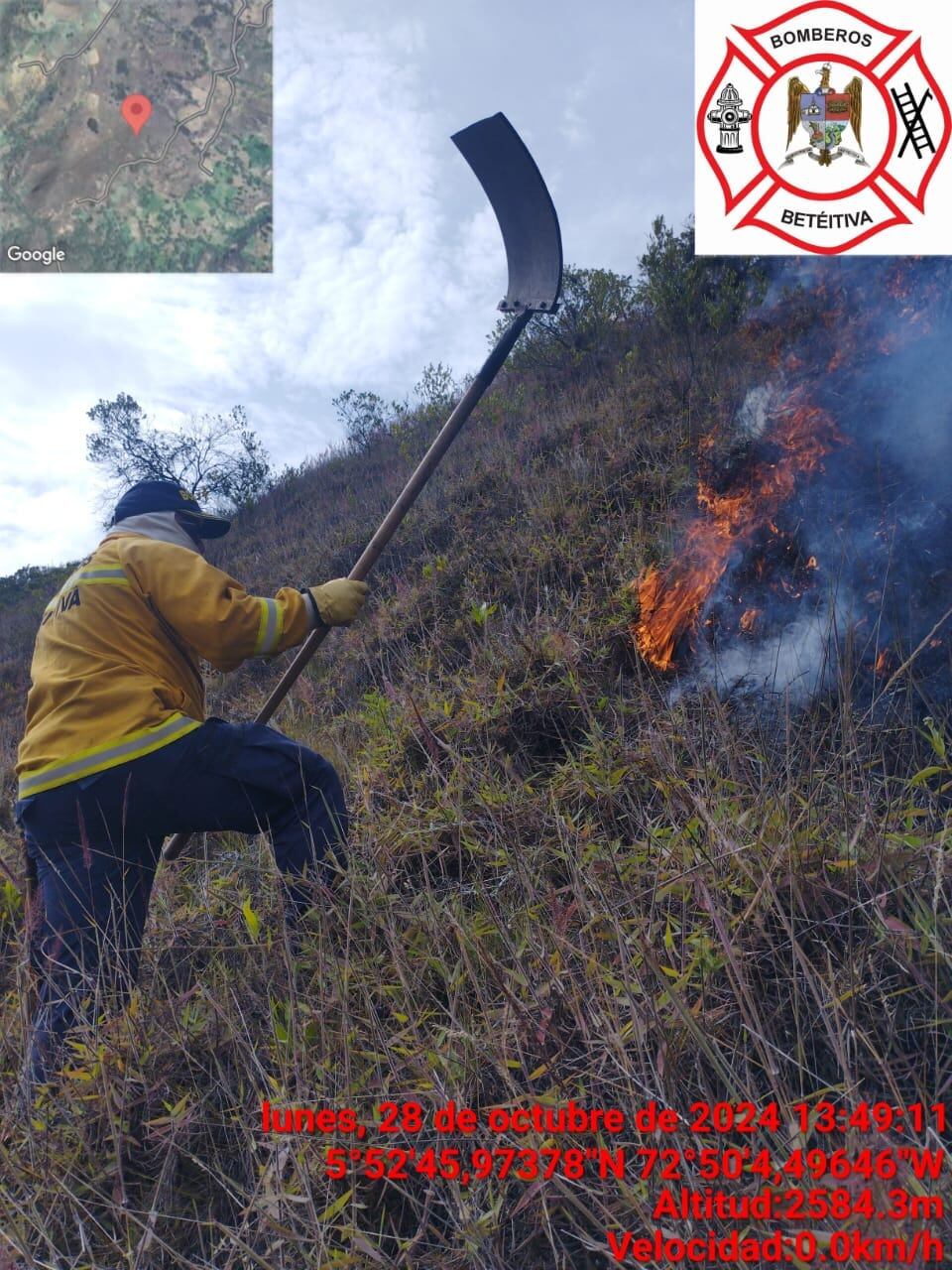 Bomberos y comunidad en Beteitiva combaten incendio forestal que afectó 7 hectáreas.