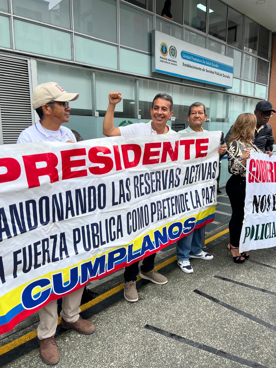 Protestas en sanidad de la Policía en Armenia. Foto: Cortesía Carlos Arturo López