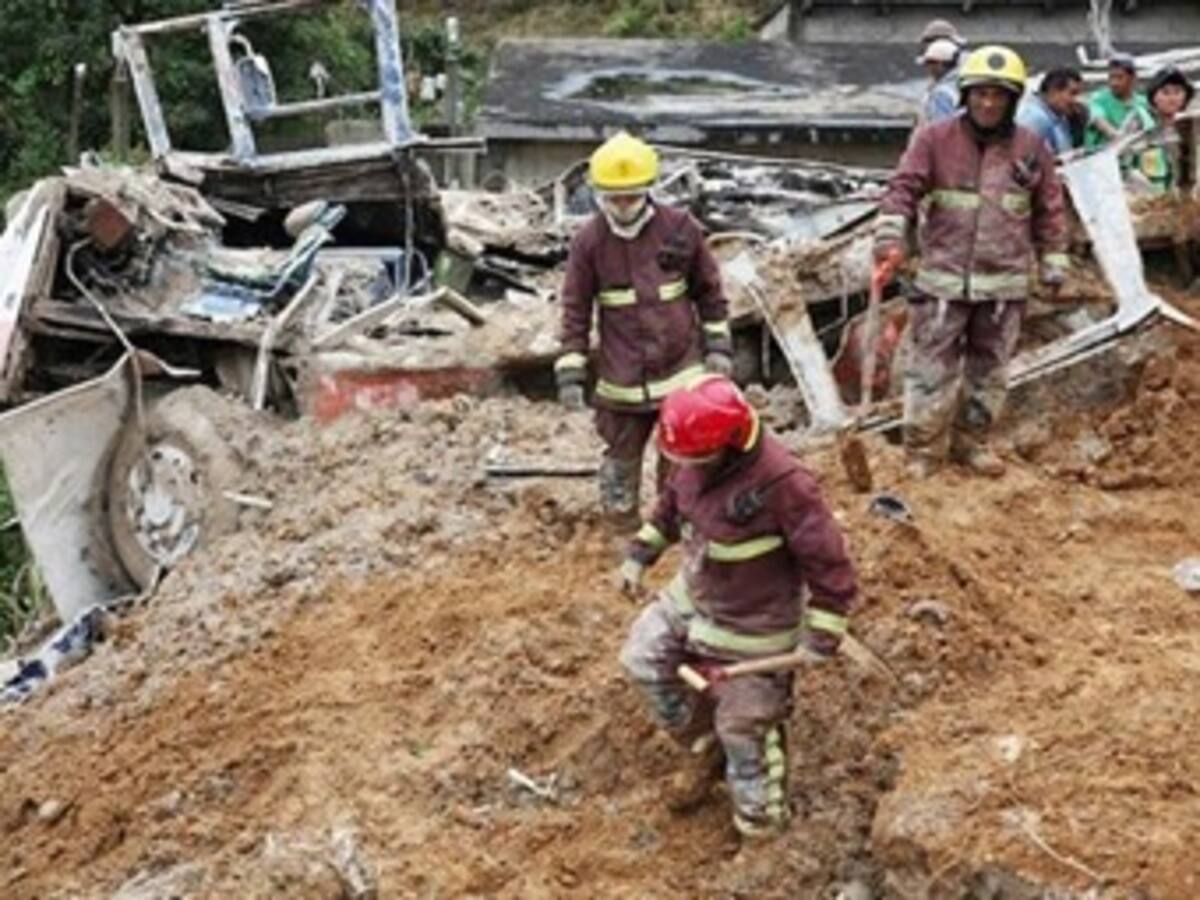 Dos ciclones en México dejan más de 30 muertos y miles de damnificados