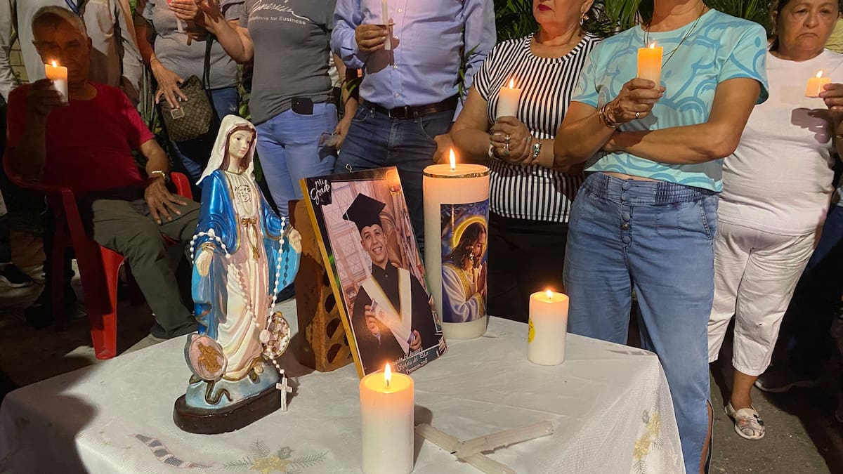 Velatón en Bucaramanga por Johan Sebastián Durán Guerrero tras su muerte en Estados Unidos