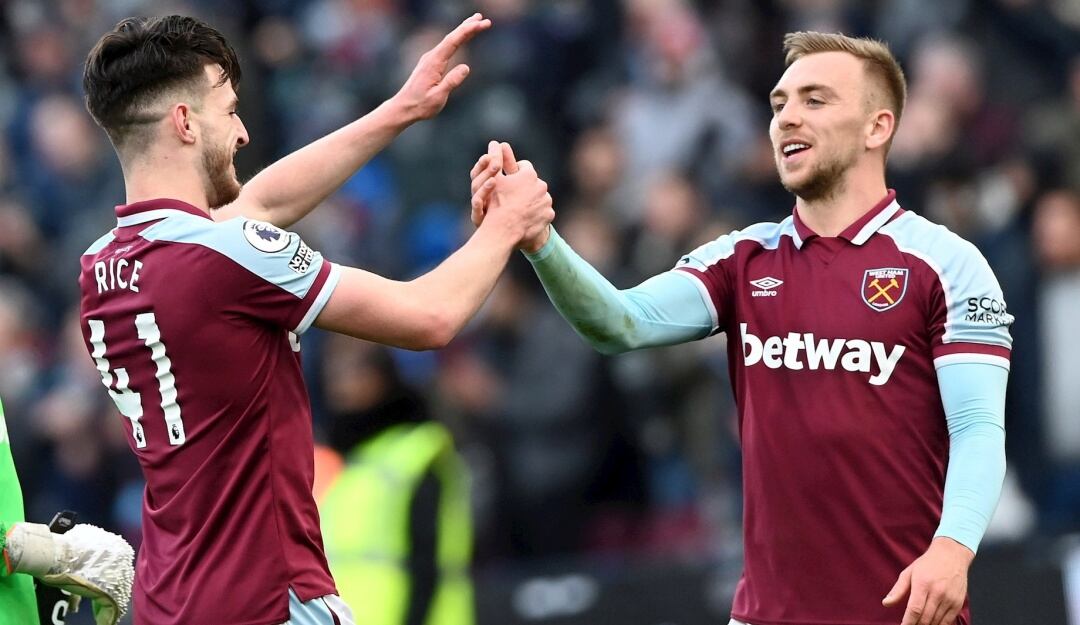 Los jugadores del West Ham United festejan la victoria sobre el Chelsea.