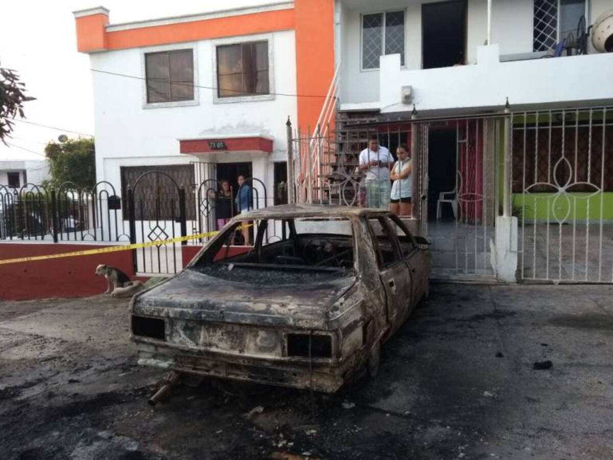 Cable de alta tensión cae sobre vehículo y lo incinera