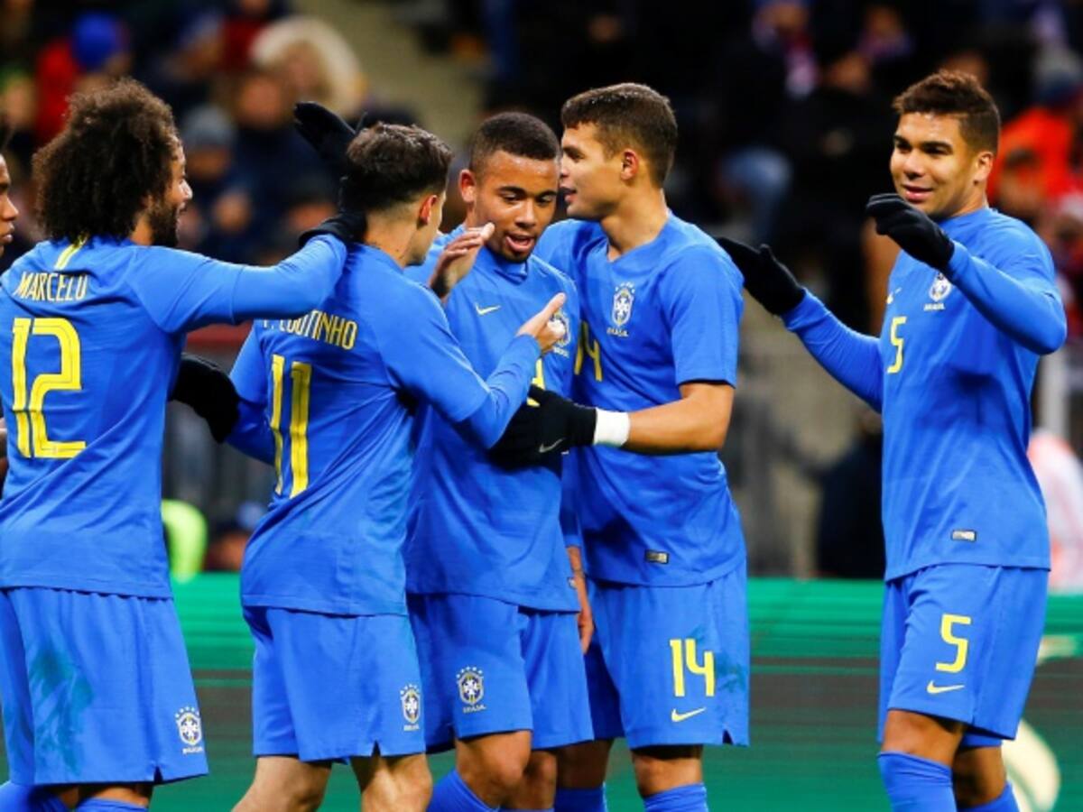 Brasil, sin Neymar, golea a Rusia en Moscú