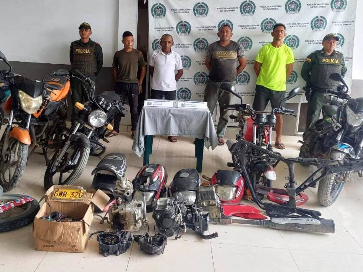 Comunidad delata a cuatro desvalijadores de moto y la Policía los captura en flagrancia