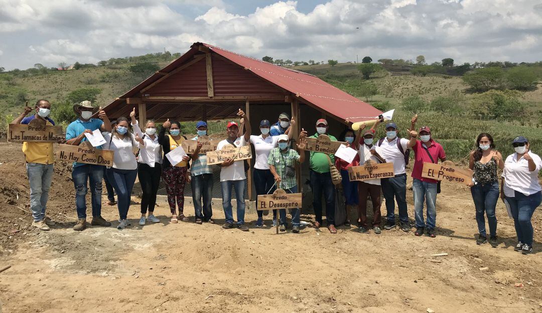 Segundos ocupantes en El Carmen de Bolívar, firmaron contratos de comercialización, para asegurar la venta de sus productos