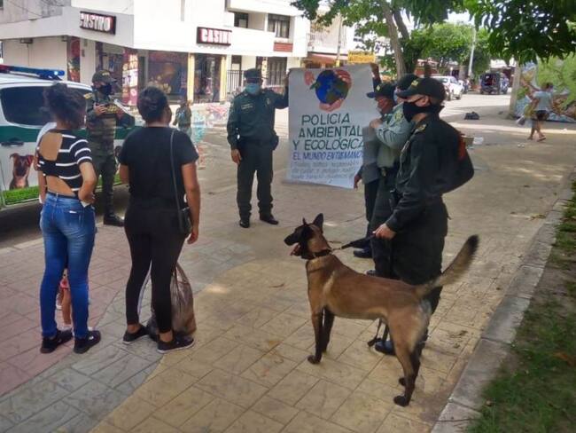 Policía Bolívar promueve campaña "el mundo en tus manos" en Magangué