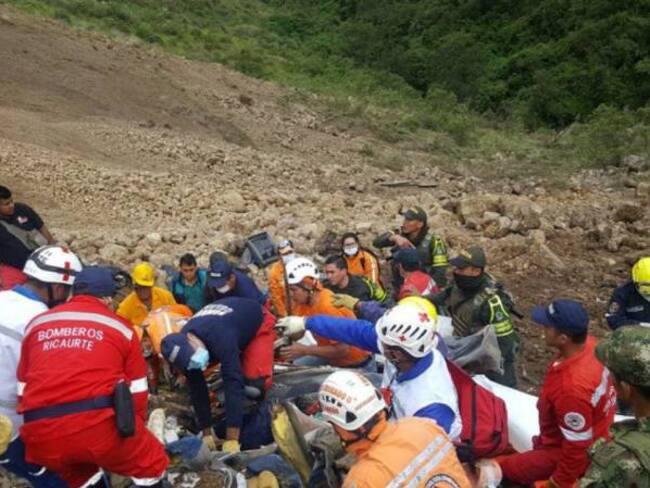 Al menos 12 cuerpos han sido rescatados de un derrumbe en la carretera entre Pasto y Tumaco