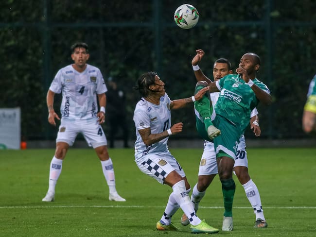 Duelo entre La Equidad y Boyacá Chicó F.C. en Liga. (Cortesía - Dimayor)