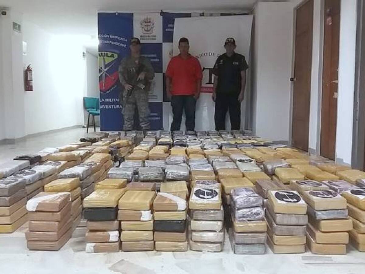 Incautan una tonelada de cocaína dentro de tractomula en Buenaventura