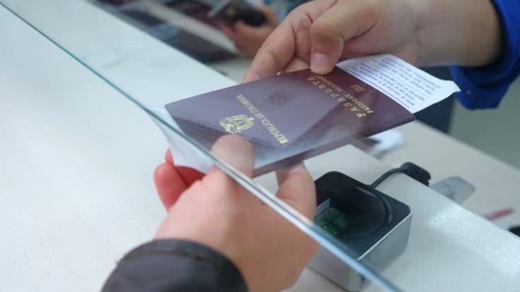 Waleska Quintero, jefa de la Oficina de Pasaportes de Santander