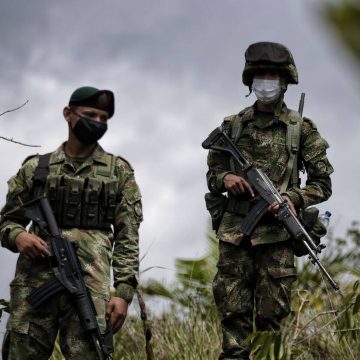 Disidencia de las Farc quema vehículos en el centro del Valle