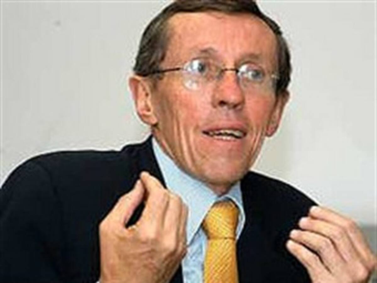 Antonio Navarro dialogó con Correa para superar crisis diplomática