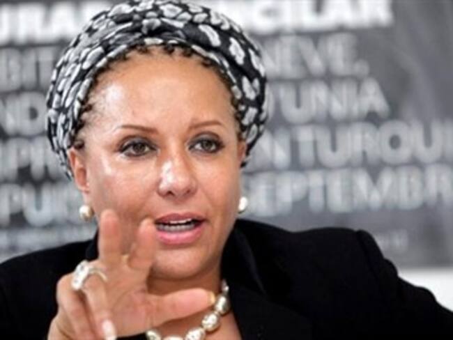 Piedad Córdoba apoya a Chávez pero no canta victoria