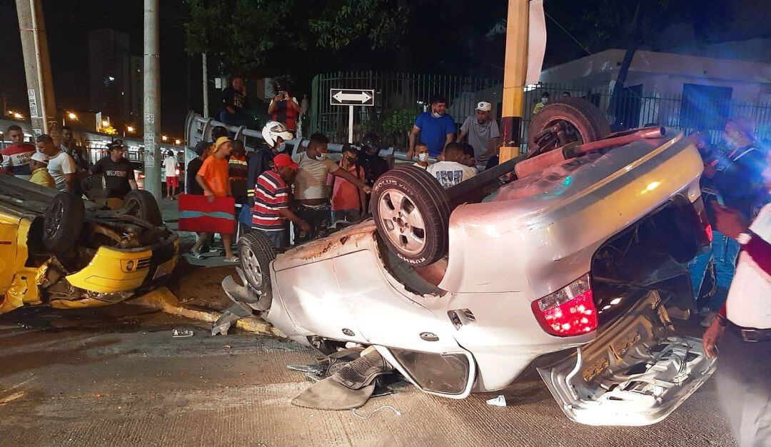 La colisión se presentó en la intersección de la llamada Bomba de El Gallo