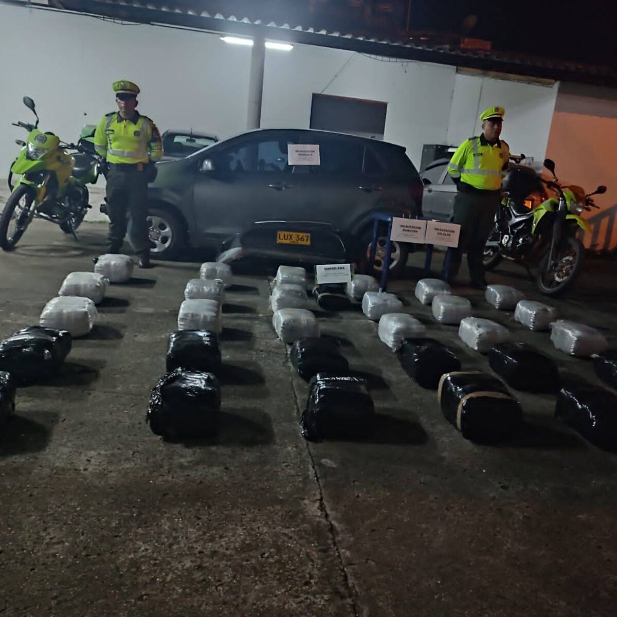 En la vía La Plata-Neiva dejaron vehículo abandonado con 160 kilos de marihuana