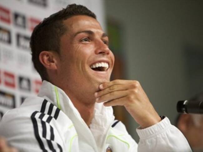 Cristiano Ronaldo renovó contrato por tres años con Real Madrid