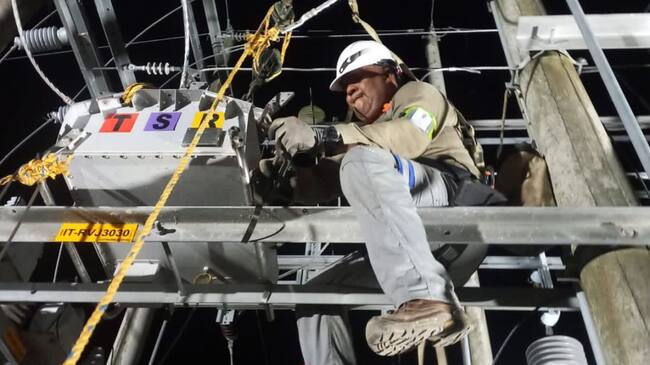 Afinia realiza labores de reparación para reparar los daños ocasionados y así garantizar la prestación del servicio