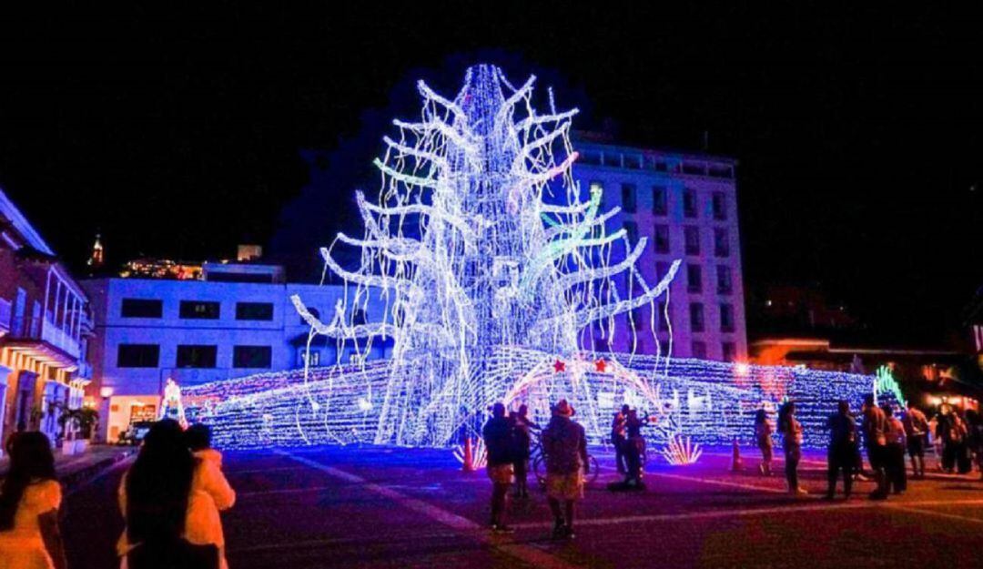 Son 47 puntos decorados con motivos de la época y figuras que representan las costumbres de la ciudad