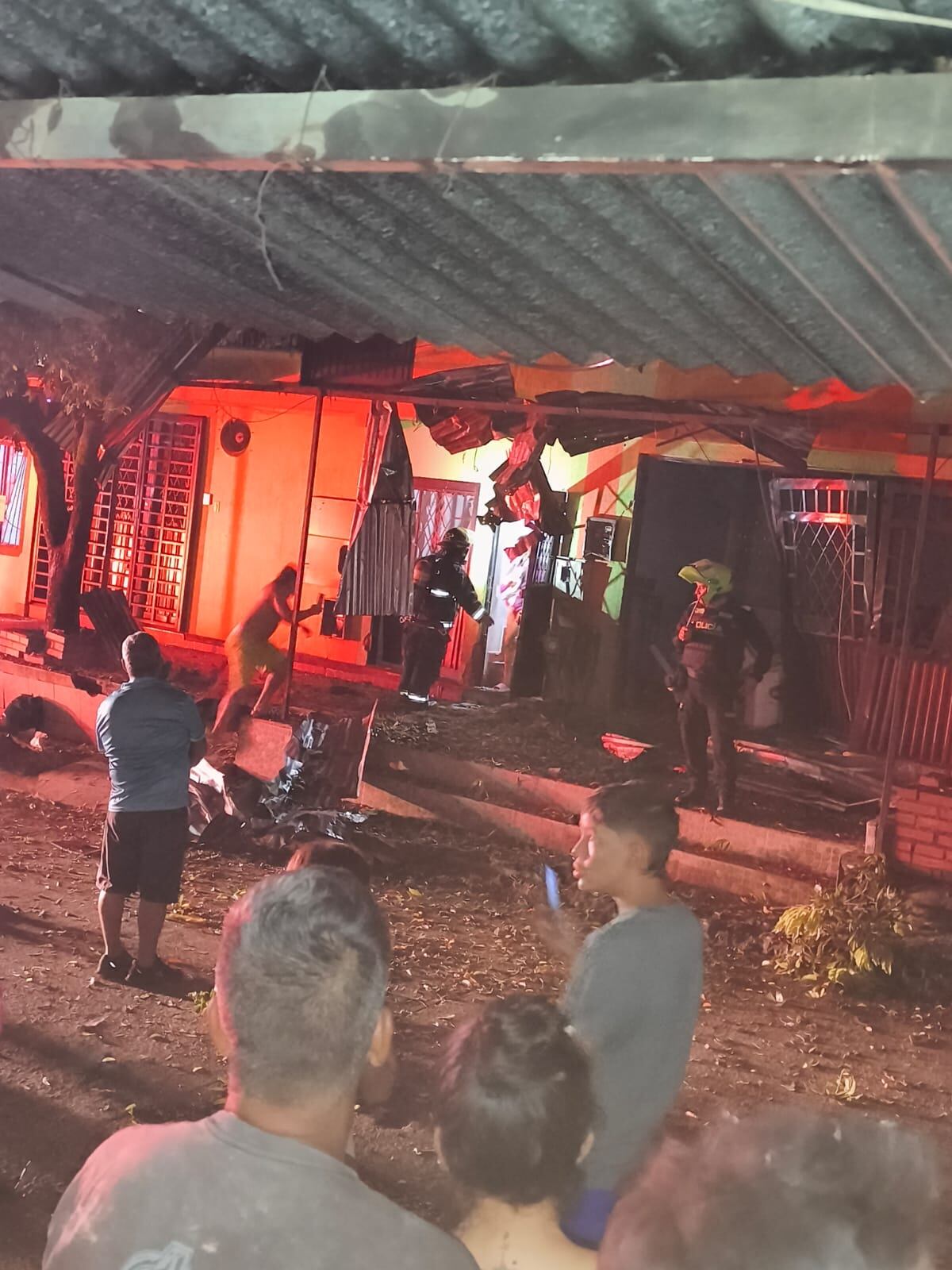 Tres menores de edad  se encontraban en el segundo piso . Foto Redes Sociales.