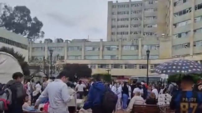 Incendio en el Hospital Militar de Bogotá: evacuaron todo el edificio.