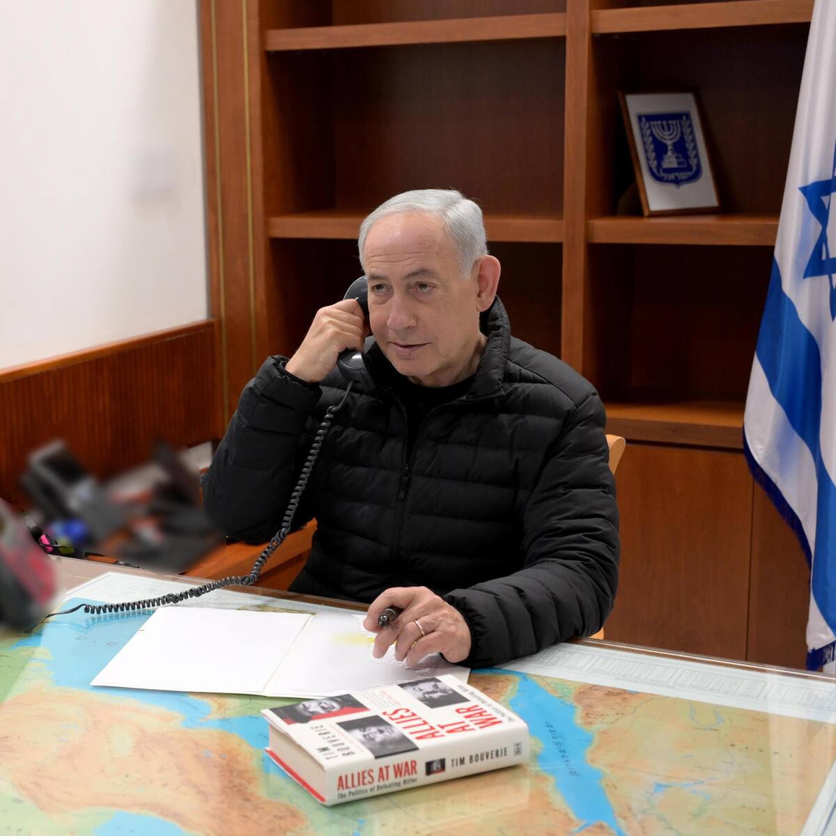 Netanyahu celebra las muertes de dos altos mandos vinculados a Irán en ataques israelíes