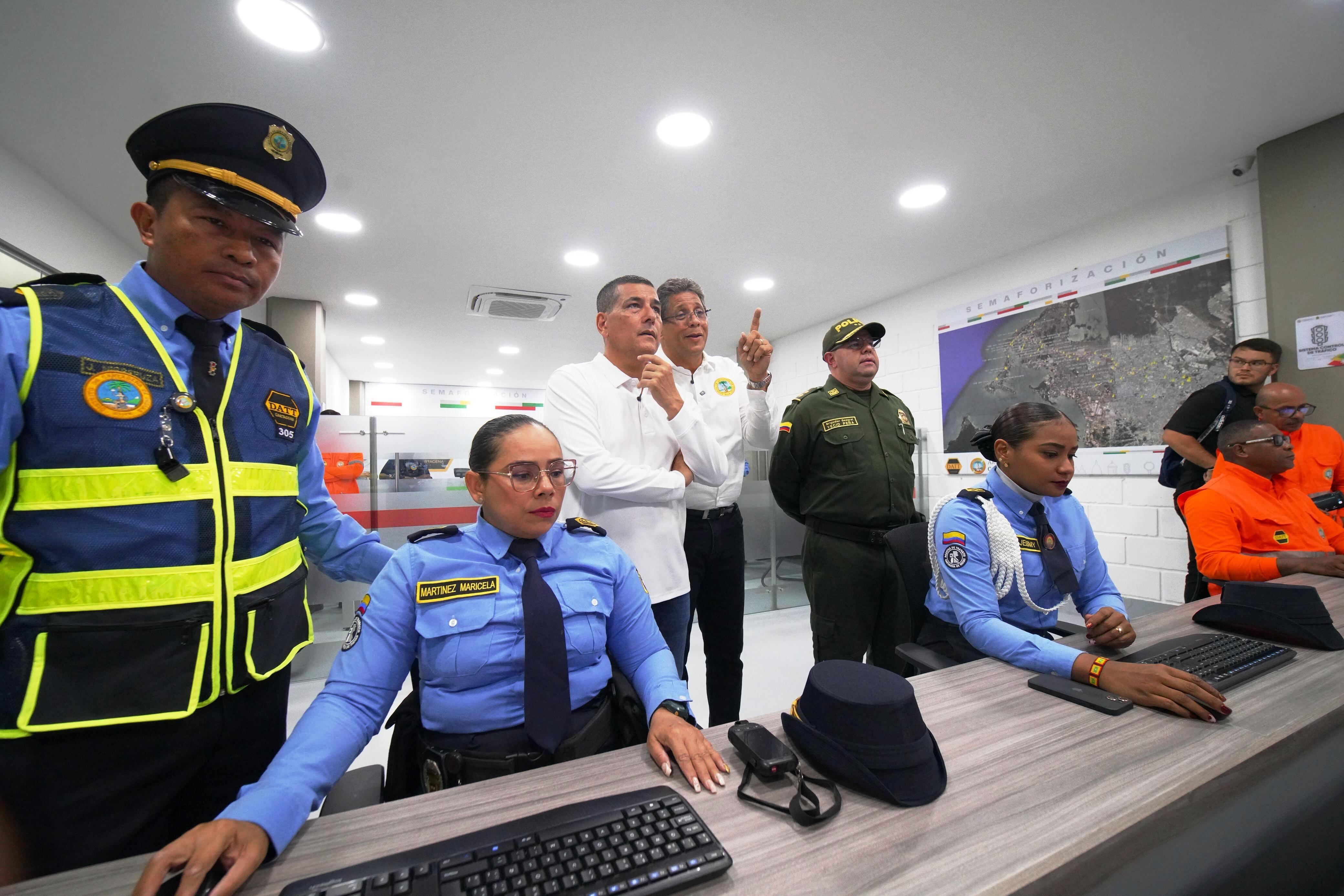 Alcalde Dumek Turbay inaugura la Central Semafórica Inteligente de Cartagena