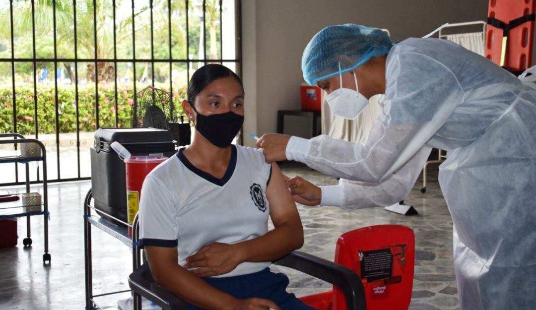 Se desarrolló jornada de vacunación en la Escuela Naval de Cadetes
