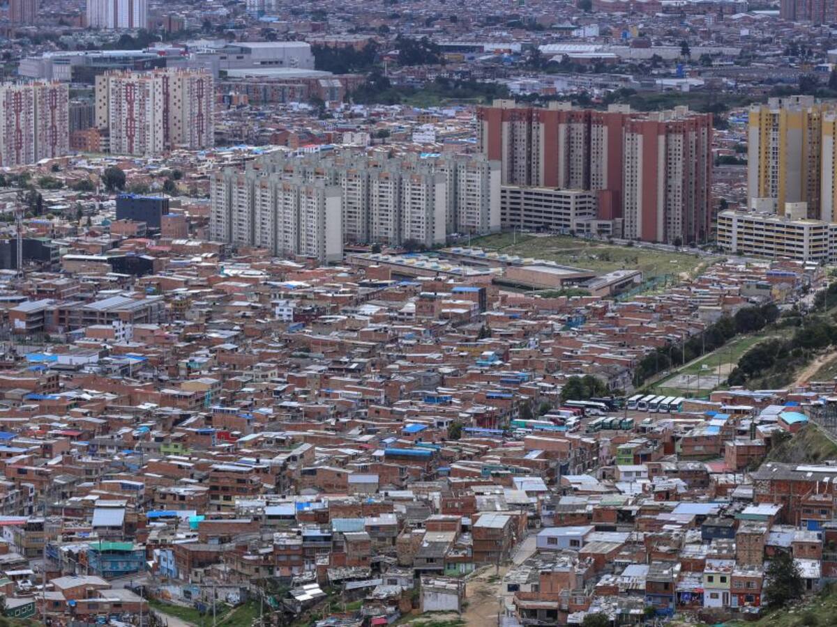 Una menor de edad murió por caída de un muro en Bogotá