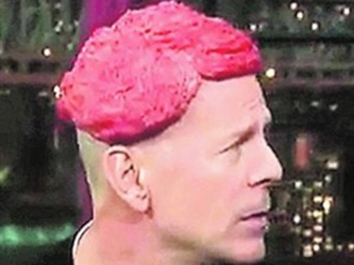 Bruce Willis parodia a Lady Gaga en el programa de David Letterman