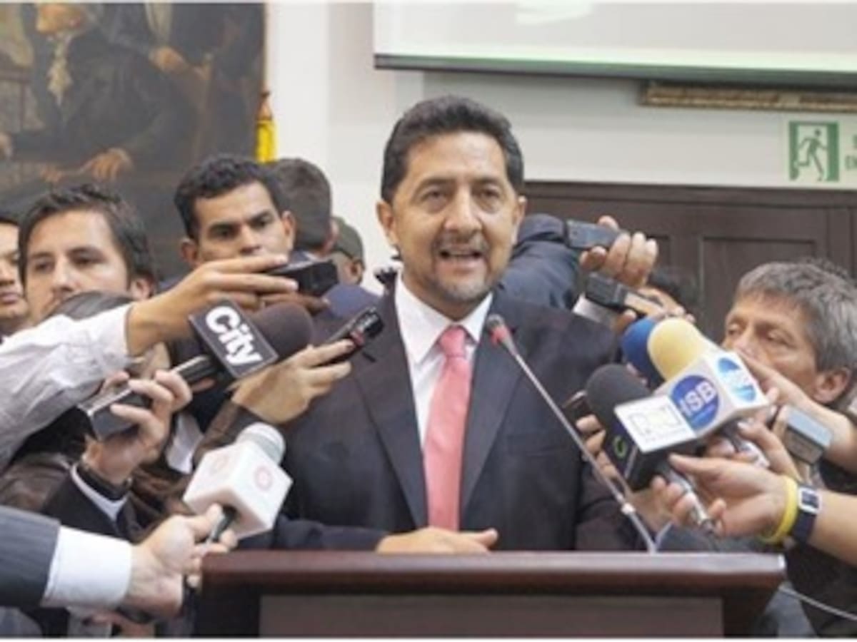 Pedimos a Petro tomar medidas en contratación con fundaciones: contralor