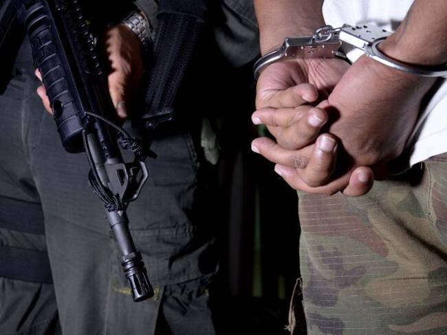 Capturan dos uniformados por presunta colaboración a disidencias de FARC