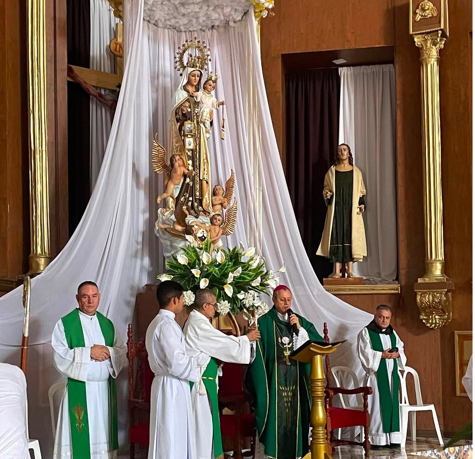 Hoy fiesta de la Virgen del Carmen en el mundo católico, el obispo lideró la Dedicación del Altar y del Templo en la Parroquia Nuestra Señora del Carmen de La Tebaida. Foto: Cortesía Diócesis de Armenia