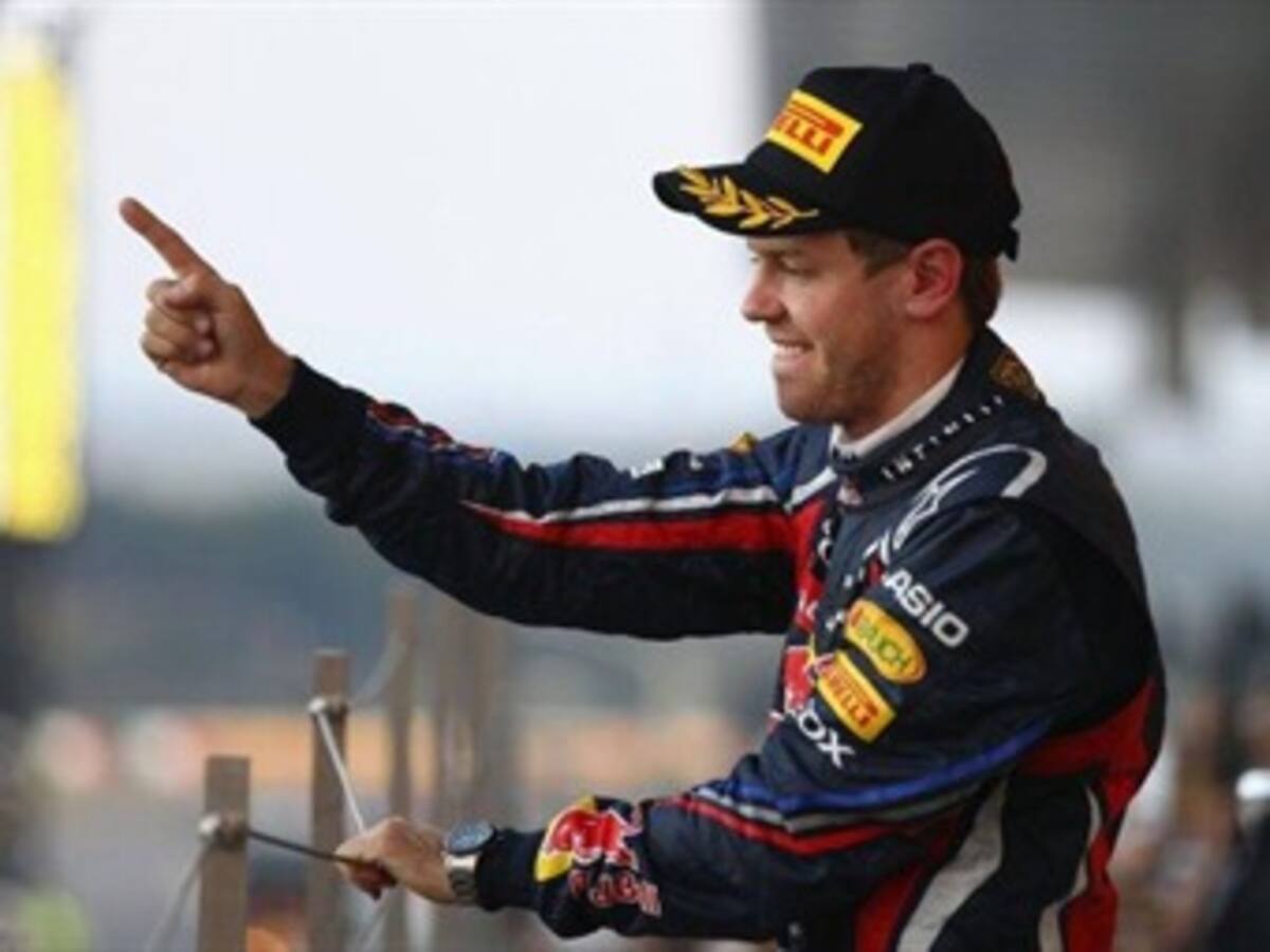 Sebastian Vettel se quedó con el GP de Suzuka y acortó la distancia con Alonso