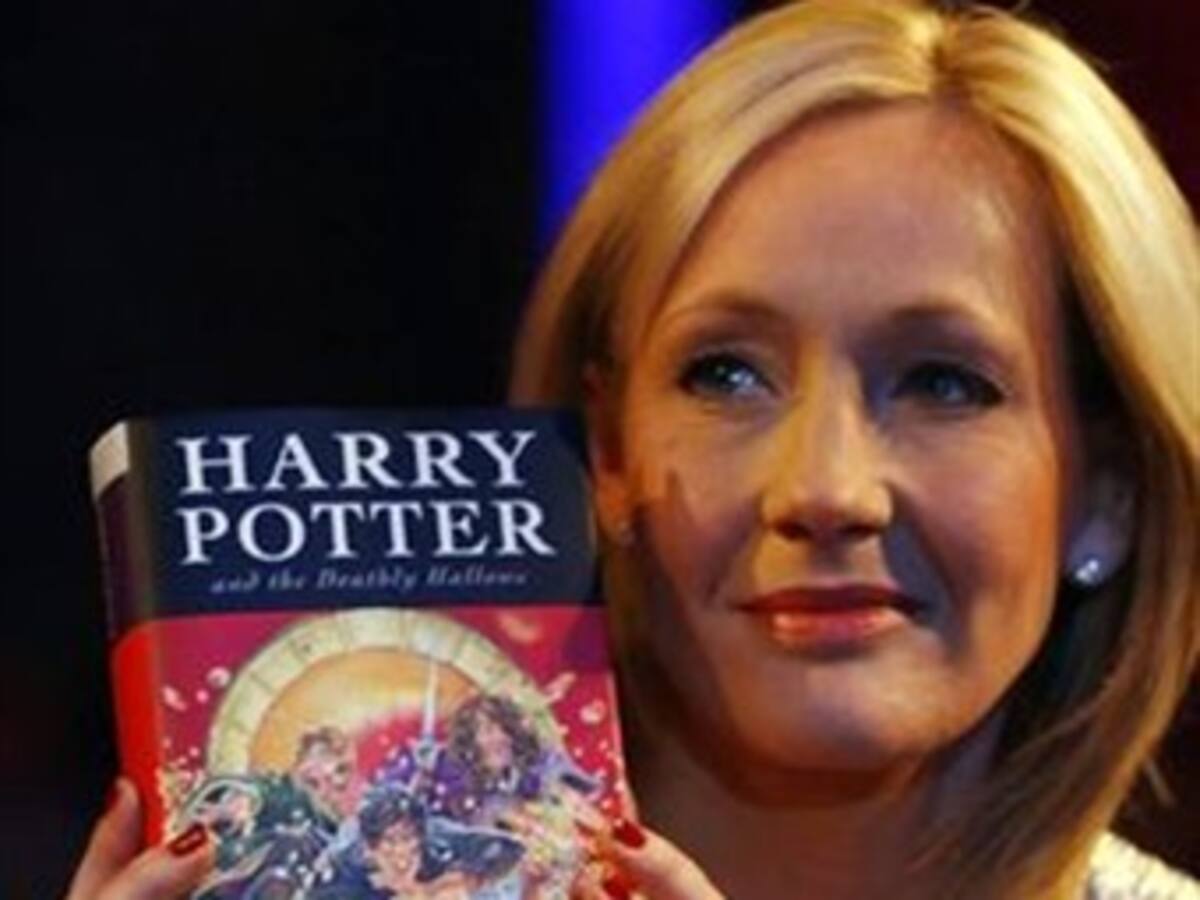 La autora de 'Harry Potter', demandada por plagio en su cuarto libro