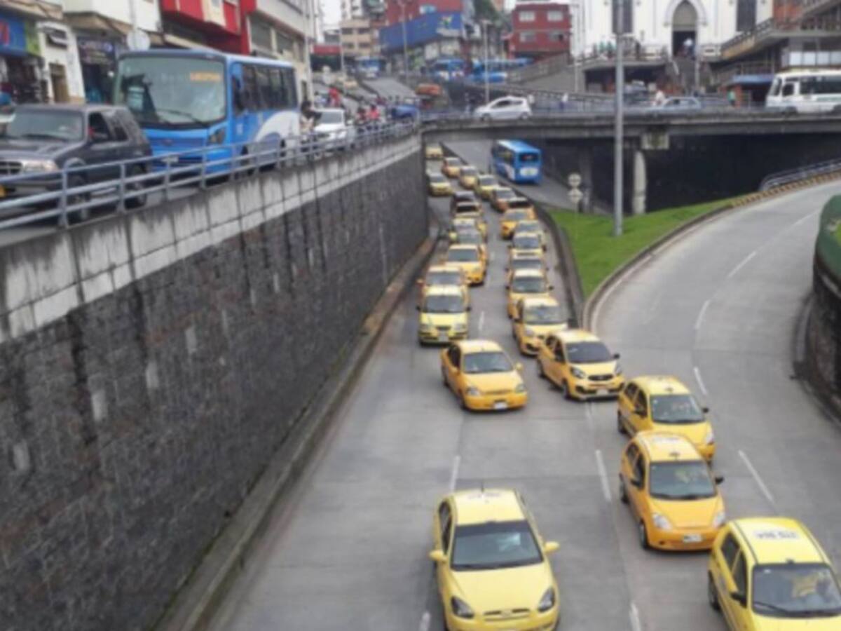 Taxistas en Manizales protestan este miércoles contra el alza de la gasolina