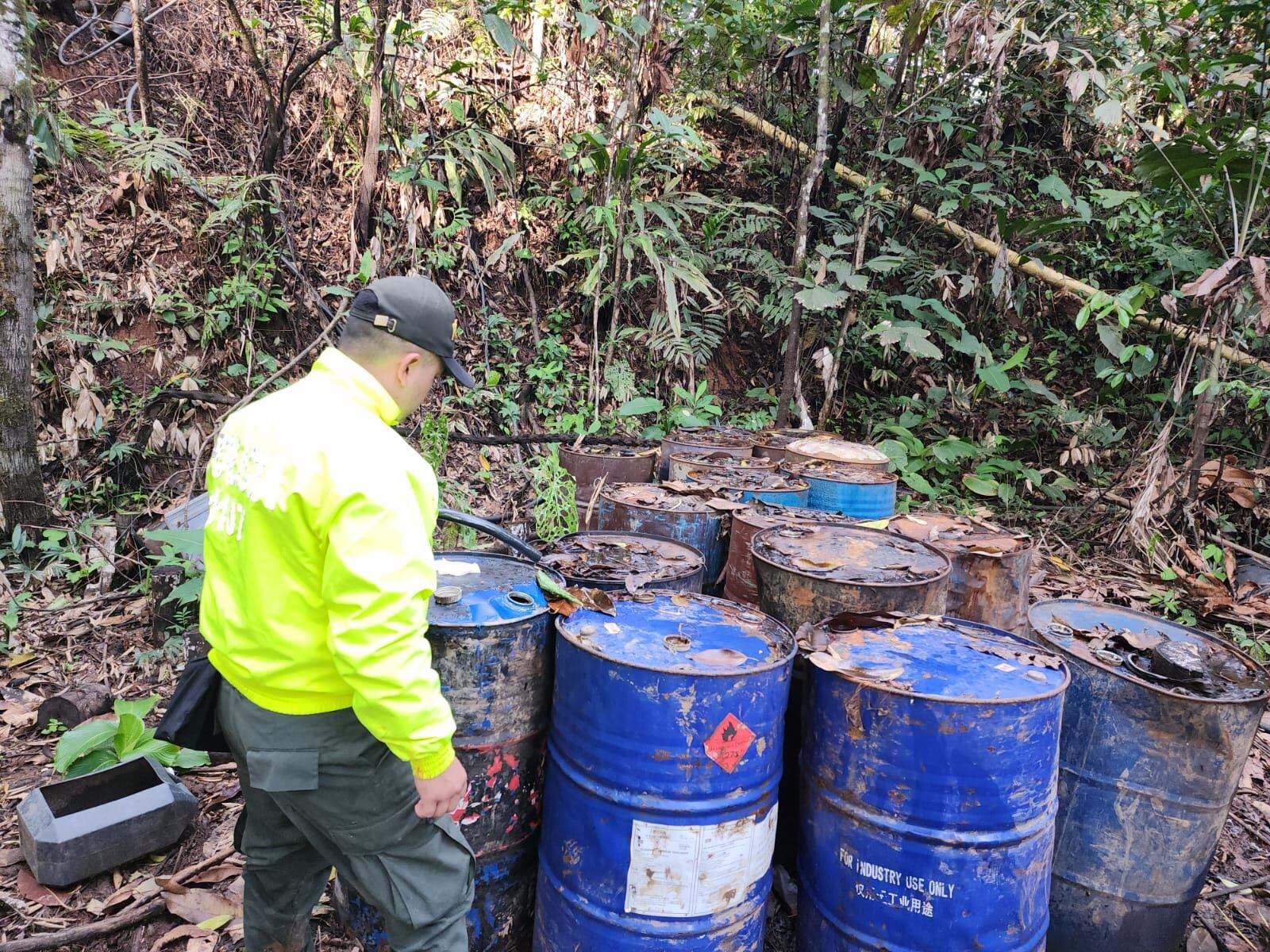 Este laboratorio tendría la capacidad de producir aproximadamente media tonelada mensual de clorhidrato de cocaína.