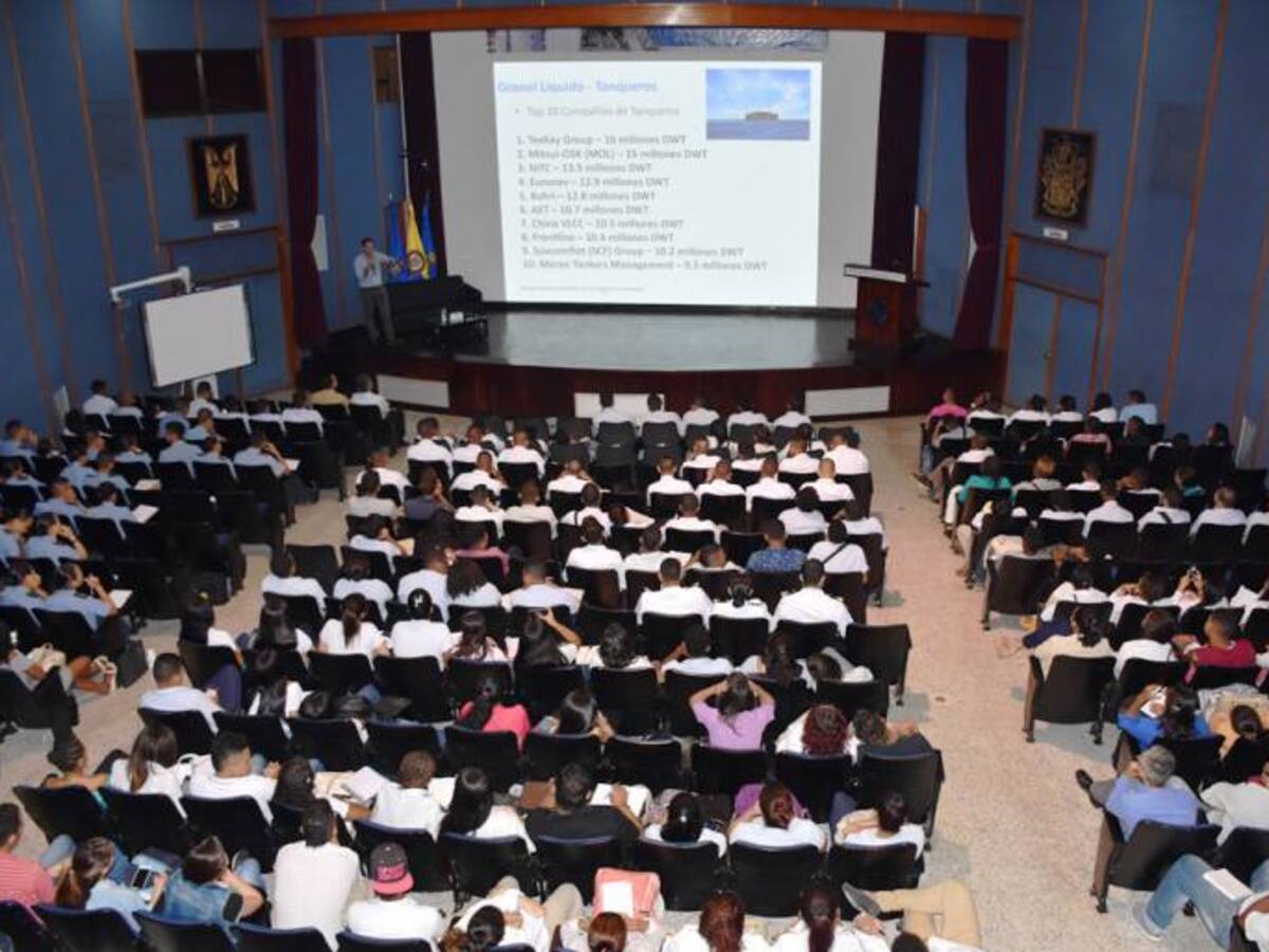 Universidad Escuela Naval de Cadetes, escenario de seminario de desarrollo marítimo