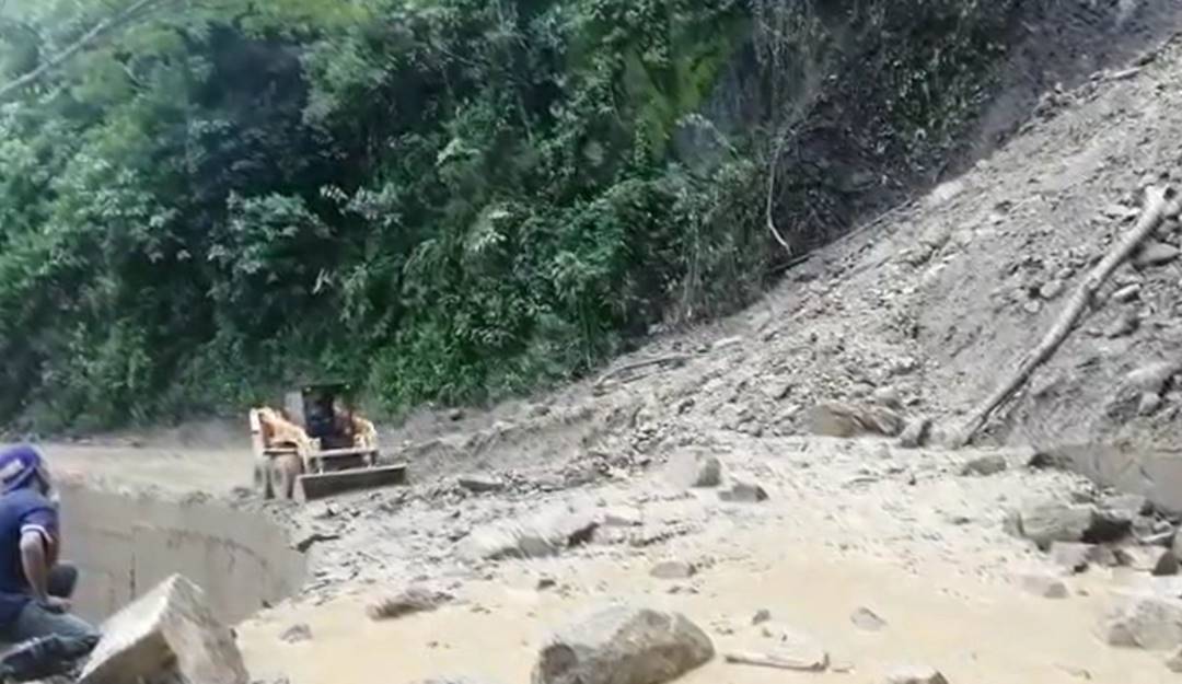 Vía a Ituango con dificultades por la temporada de lluvias. Foto: Cortesía.