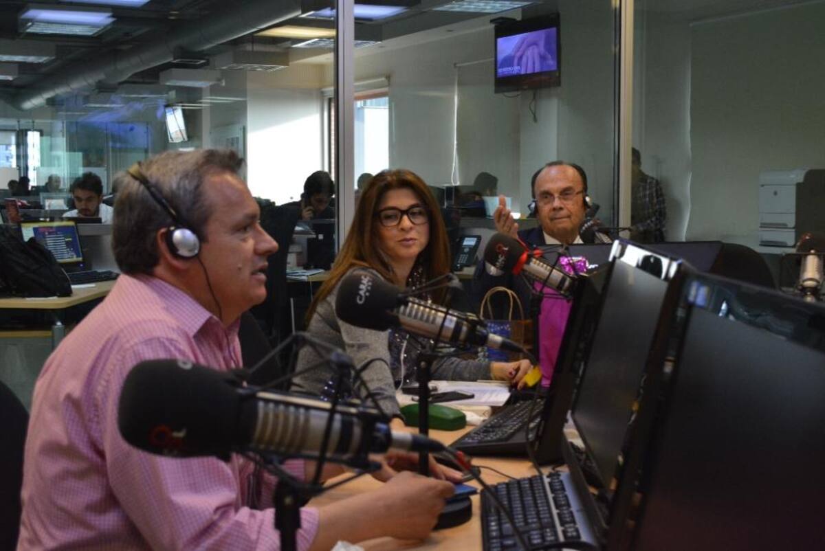 El ídolo de la radio se despide de La Luciérnaga pero continúa con sus comentarios deportivos en El Pulso del Fútbol. #GraciasPelaez